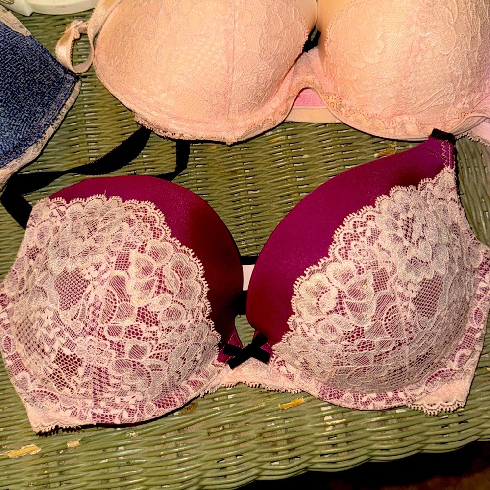 Victoria’s Secret bra 32DD